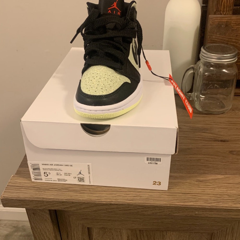 Sneakers